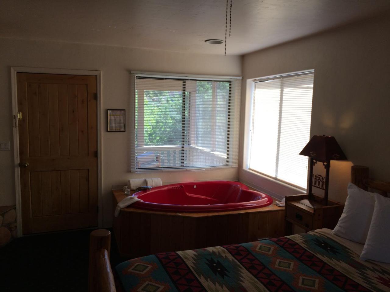 Creekside Preserve Lodge & Cabins Cordes Lakes Экстерьер фото