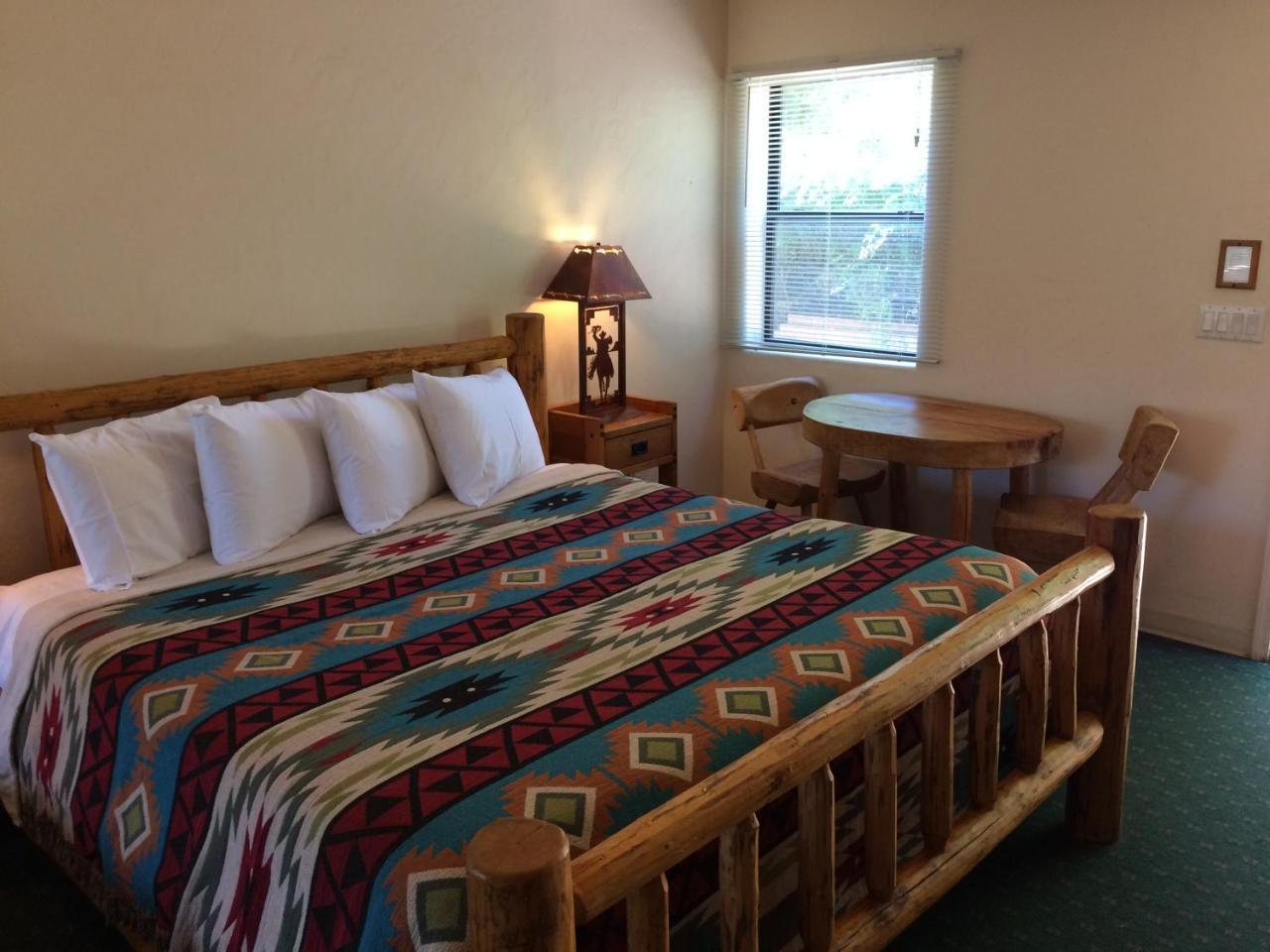Creekside Preserve Lodge & Cabins Cordes Lakes Экстерьер фото